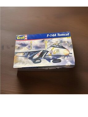 Revell F-14A Tomcat Model Kit – Blue & White Aircraft
